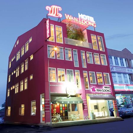 Wan Loong Hotel Pontian Kecil Exteriör bild