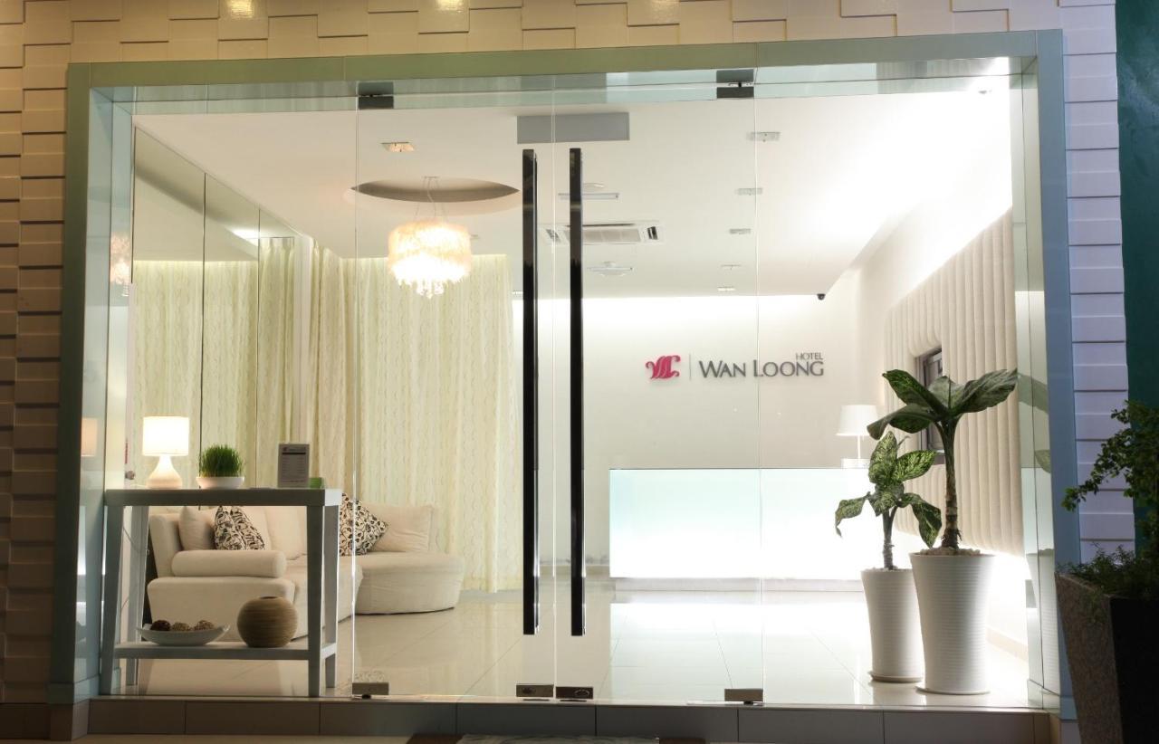 Wan Loong Hotel Pontian Kecil Exteriör bild